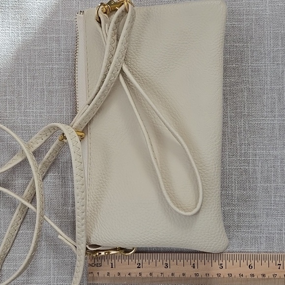 Lovely Cream-colored Small Handbag - Picture 13 of 13